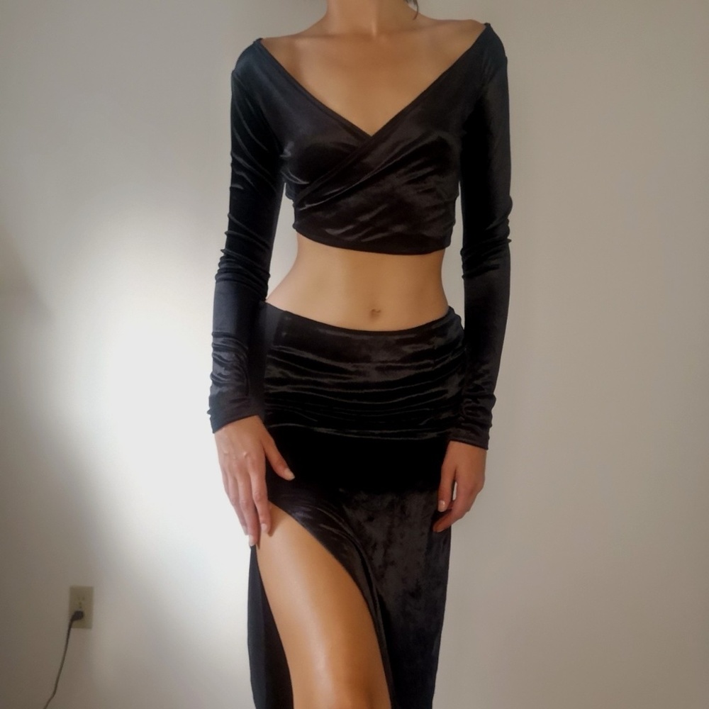 Black velvet crop top Urban outfitters